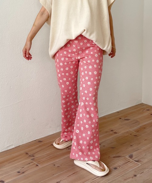 wee9s(ウィークス)の「daisy flare pants / デイジーフレアパンツ(スウェットパンツ・レディース・ブラック/レッド・FREE)」の21枚目の写真