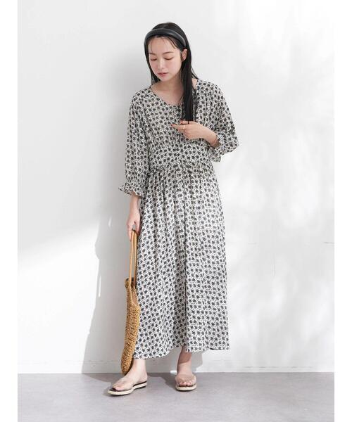 earth music&ecology（アースミュージックアンドエコロジー）の「フラワーVネックハオリワンピース（ワンピース・レディース・ブラック/レッド系その他5・FREE）」の8枚目の写真