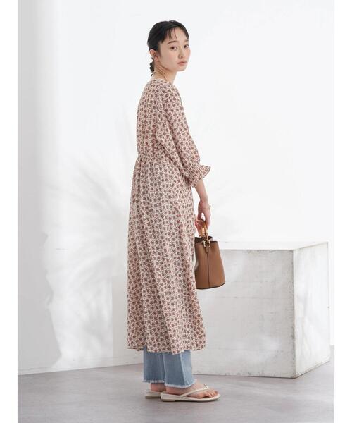 earth music&ecology（アースミュージックアンドエコロジー）の「フラワーVネックハオリワンピース（ワンピース・レディース・ブラック/レッド系その他5・FREE）」の14枚目の写真