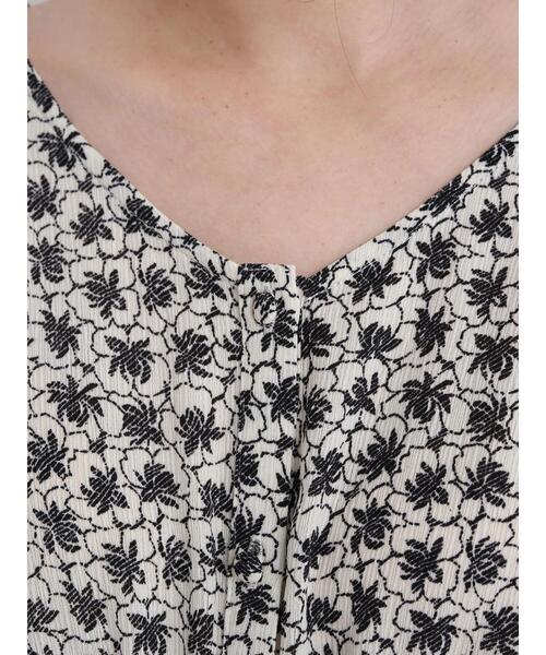 earth music&ecology（アースミュージックアンドエコロジー）の「フラワーVネックハオリワンピース（ワンピース・レディース・ブラック/レッド系その他5・FREE）」の18枚目の写真