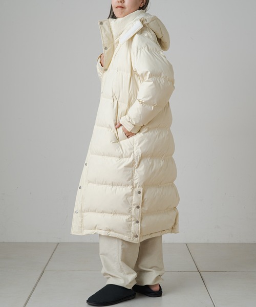 Omekashi(オメカシ)の「【earthy_】ロングハイブリットダウンコート(ダウンジャケット/コート・レディース・ブラック/オフホワイト/イエロー・S/M)」の19枚目の写真