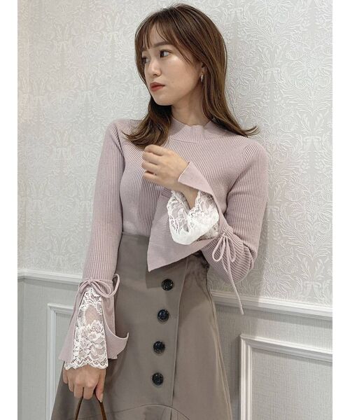 dazzlin(ダズリン)の「ヘムレースフレアニットトップス(ニット/セーター・レディース・ピンク/オフホワイト/ブラウン/ブラック・FREE)」の4枚目の写真