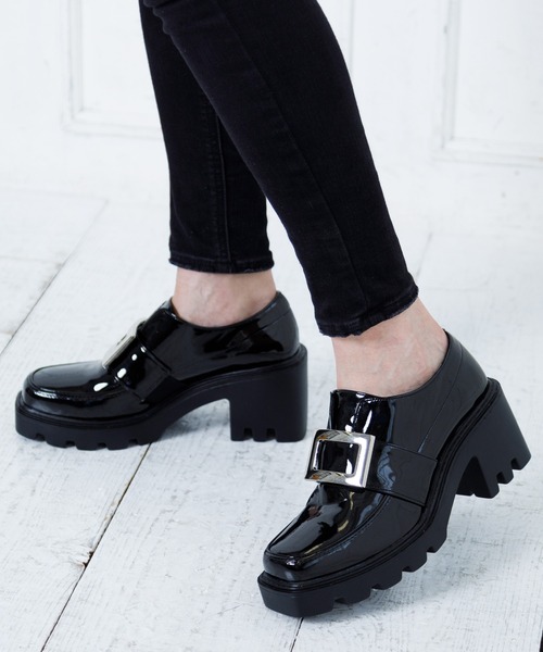 attagirl(アタガール)の「スクエアトゥバックルシューズ(ドレスシューズ・レディース・ブラック/ブラック系その他/ホワイト系その他・S/M/L/LL)」の3枚目の写真