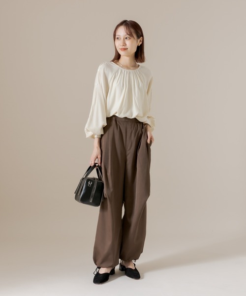 mline（エムライン）の「[mline]肩開きタックブラウス（シャツ/ブラウス・レディース・ベージュ/アイボリー・FREE）」の21枚目の写真