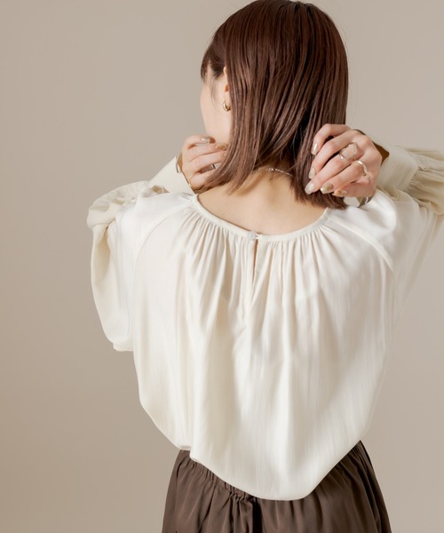 mline（エムライン）の「[mline]肩開きタックブラウス（シャツ/ブラウス・レディース・ベージュ/アイボリー・FREE）」の18枚目の写真