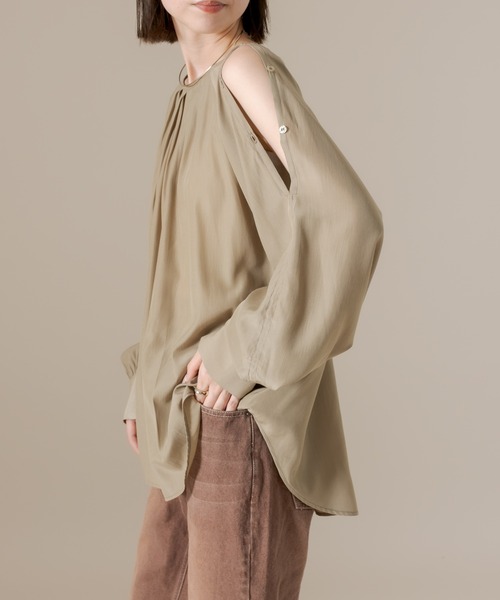mline（エムライン）の「[mline]肩開きタックブラウス（シャツ/ブラウス・レディース・ベージュ/アイボリー・FREE）」の7枚目の写真