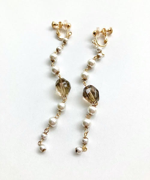 【studio wave】蒔絵貝パールとスモーキークォーツのロングイヤリング（イヤリング）｜tone（トーン） pattayablatt.com