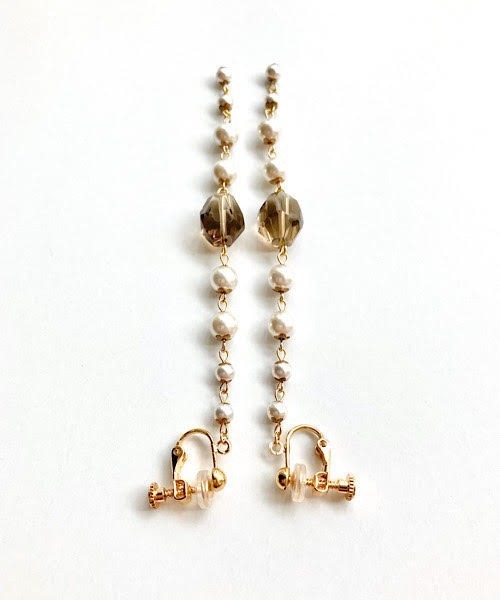 【studio wave】蒔絵貝パールとスモーキークォーツのロングイヤリング（イヤリング）｜tone（トーン） pattayablatt.com