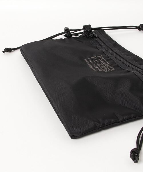 FREDRIK PACKERS（フレドリックパッカーズ）の「【FREDRIK PACKERS】420D UTILITY SACK M（ショルダーバッグ・メンズ・ブラック/オリーブ/シルバー/カーキ・FREE）」の5枚目の写真