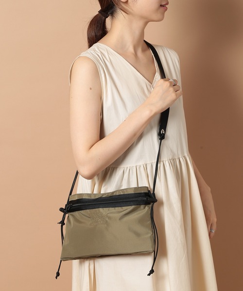 FREDRIK PACKERS（フレドリックパッカーズ）の「【FREDRIK PACKERS】420D UTILITY SACK M（ショルダーバッグ・メンズ・ブラック/オリーブ/シルバー/カーキ・FREE）」の3枚目の写真