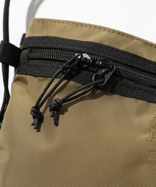 FREDRIK PACKERS（フレドリックパッカーズ）の「【FREDRIK PACKERS】420D UTILITY SACK M（ショルダーバッグ・メンズ・ブラック/オリーブ/シルバー/カーキ・FREE）」の16枚目の写真