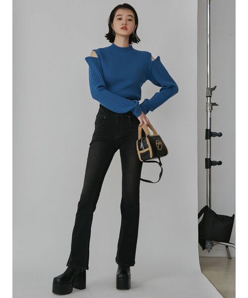 EMODA(エモダ)の「スーパーハイウエストフレアパギンス(デニムパンツ・レディース・ブラック/インディゴブルー・SMALL/MEDIUM/X-SMALL)」の4枚目の写真