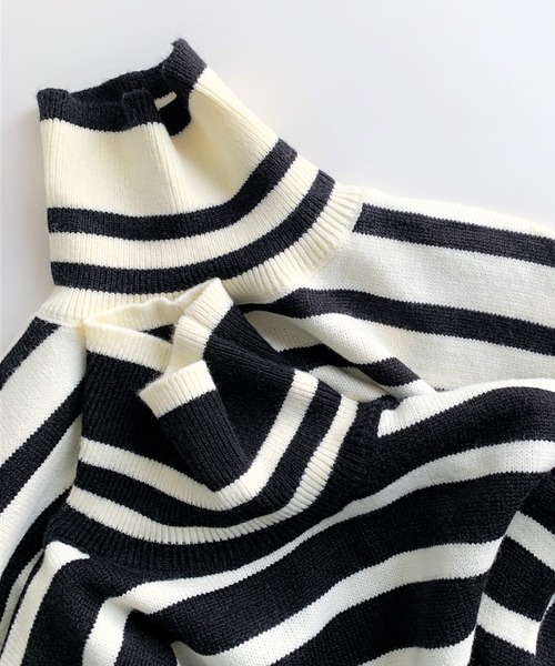 Q（キュー）の「モノトーンボーダータートルニット（ニット/セーター・レディース・ブラック系その他/ホワイト系その他・MEDIUM）」の7枚目の写真