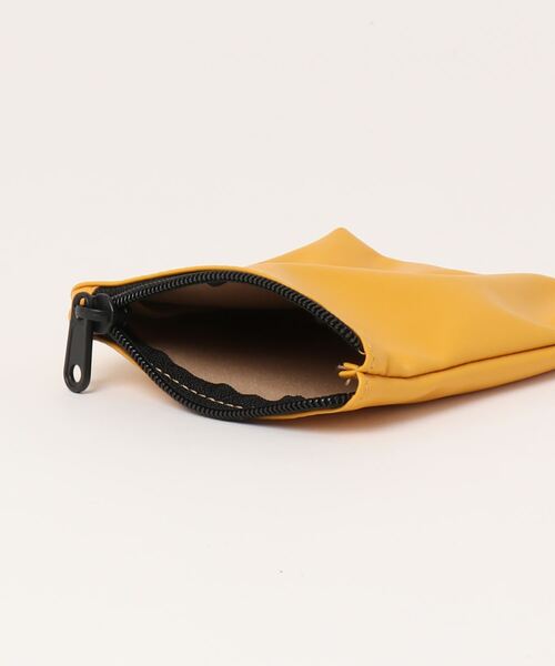 AZUL by moussy（アズールバイマウジー）の「FAUX LEATHER POUCH/フェイクレザーポーチ（ポーチ・レディース・オレンジ/ライトパープル/ブルー/シルバー/ブラック・FREE）」の11枚目の写真