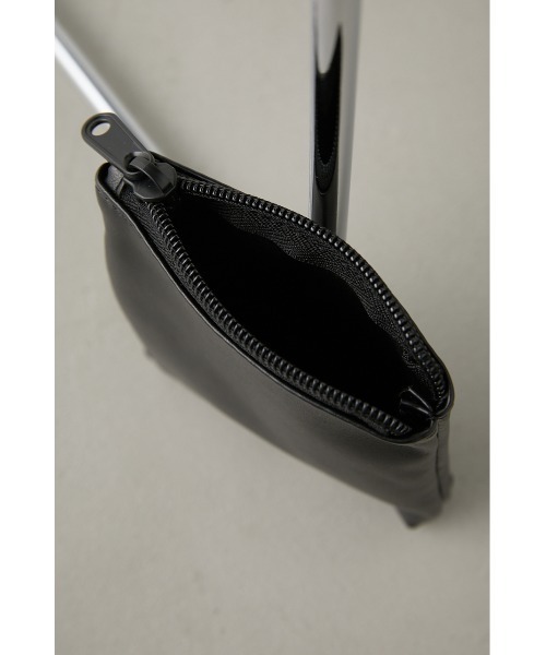 AZUL by moussy（アズールバイマウジー）の「FAUX LEATHER POUCH/フェイクレザーポーチ（ポーチ・レディース・オレンジ/ライトパープル/ブルー/シルバー/ブラック・FREE）」の16枚目の写真