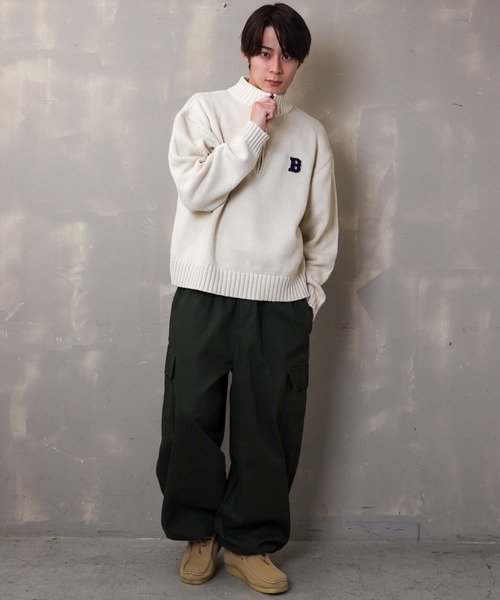 SPINNS（スピンズ）の「【ビッグシルエット】ワンポイントロゴ ハーフジップニット（ニット/セーター・メンズ・アイボリー/グリーン/グレー/ブラック・ONESIZE）」の22枚目の写真