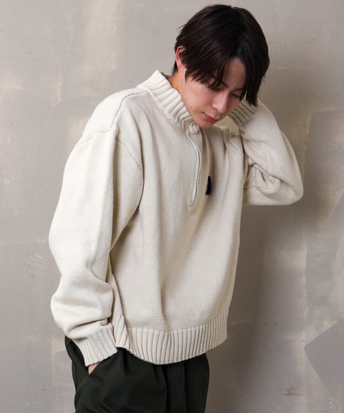 SPINNS（スピンズ）の「【ビッグシルエット】ワンポイントロゴ ハーフジップニット（ニット/セーター・メンズ・アイボリー/グリーン/グレー/ブラック・ONESIZE）」の21枚目の写真