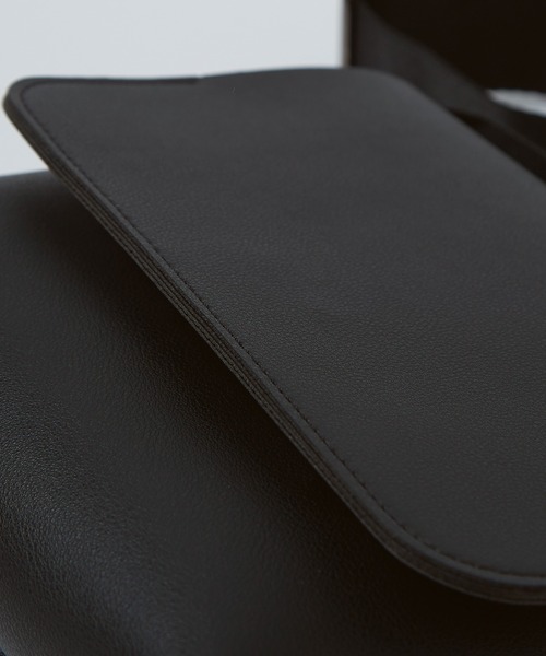 improves（インプローブス）の「合皮 ショルダー ミニバッグ（ショルダーバッグ・メンズ・ブラック・FREE）」の9枚目の写真