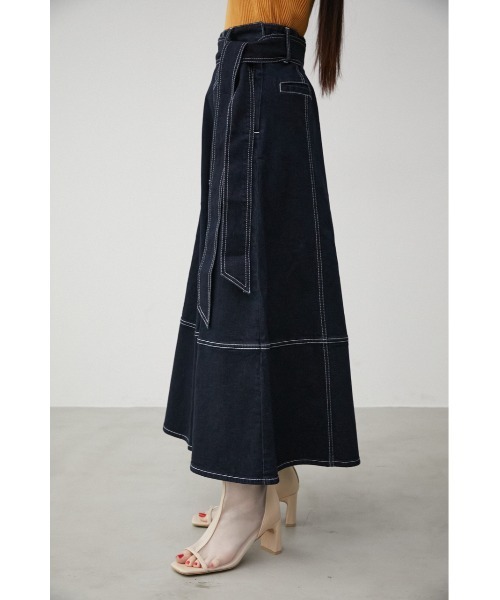 AZUL by moussy(アズールバイマウジー)の「STITCH DENIM FLARE SKIRT/ステッチデニムフレアスカート(デニムスカート・レディース・ワンウォッシュ/オフホワイト・MEDIUM/SMALL)」の5枚目の写真