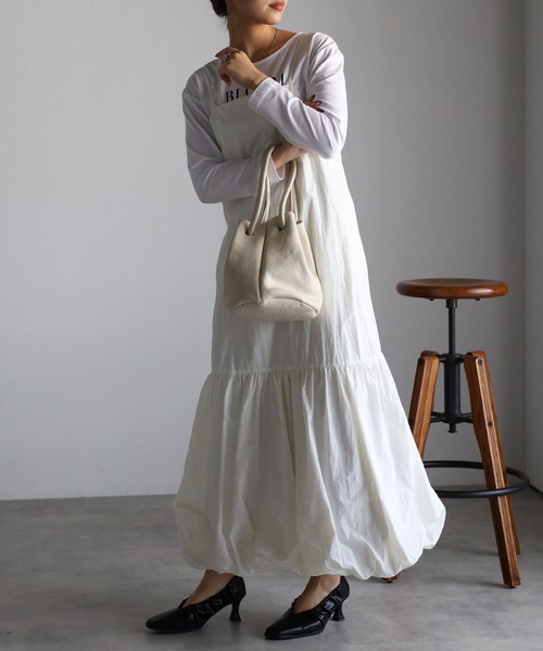 r.(アールドット)の「タフタ バルーン キャミワンピース(ジャンパースカート・レディース・ブラック/ベージュ/オフホワイト/ライトベージュ・FREE)」の5枚目の写真