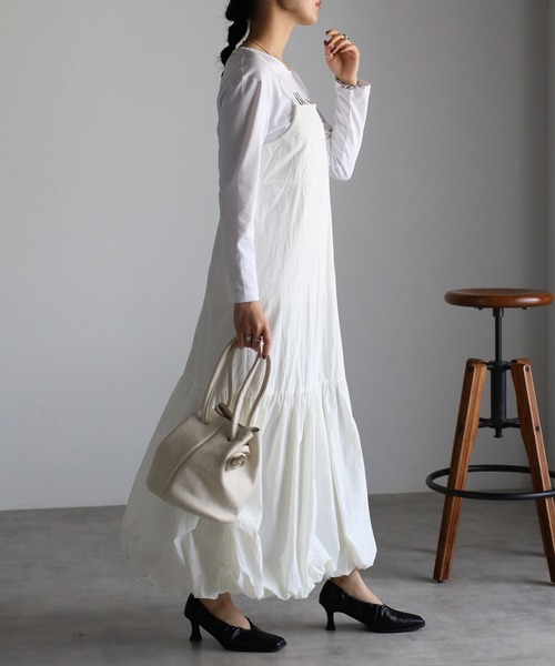 r.(アールドット)の「タフタ バルーン キャミワンピース(ジャンパースカート・レディース・ブラック/ベージュ/オフホワイト/ライトベージュ・FREE)」の6枚目の写真