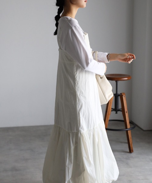 r.(アールドット)の「タフタ バルーン キャミワンピース(ジャンパースカート・レディース・ブラック/ベージュ/オフホワイト/ライトベージュ・FREE)」の9枚目の写真