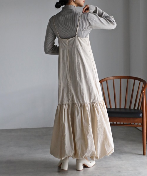 r.(アールドット)の「タフタ バルーン キャミワンピース(ジャンパースカート・レディース・ブラック/ベージュ/オフホワイト/ライトベージュ・FREE)」の18枚目の写真
