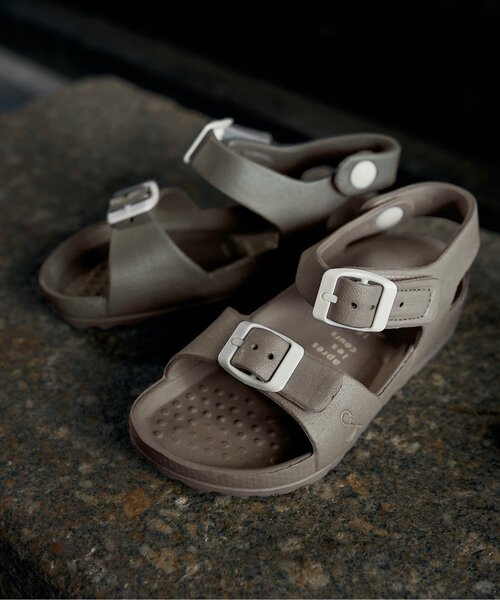 apres les cours（アプレレクール）の「【パステルカラー】EVAサンダル（サンダル・キッズ・ラベンダー/ベージュ/サックスブルー/チャコール/ピンク・13/19/17/18/15 /16/14）」の2枚目の写真