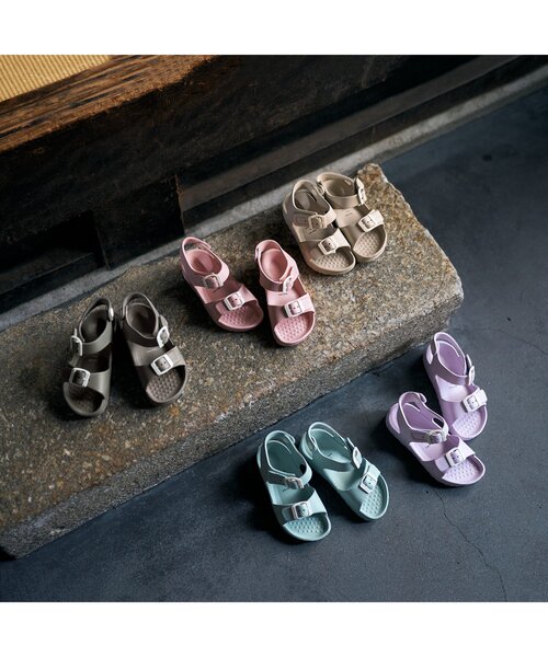 apres les cours（アプレレクール）の「【パステルカラー】EVAサンダル（サンダル・キッズ・ラベンダー/ベージュ/サックスブルー/チャコール/ピンク・13/19/17/18/15 /16/14）」の12枚目の写真