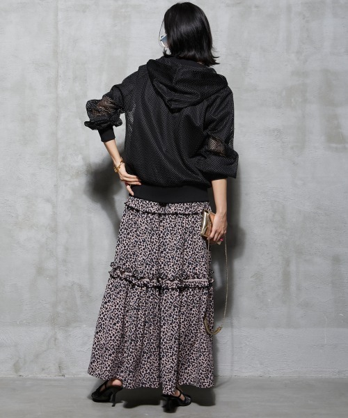 GEVS.(ジェイヴィス)の「<大きいサイズ> メッシュジップアップパーカー GEVS.(パーカー・レディース・ブラック/オフホワイト・3L/L/LL/5L/4L)」の5枚目の写真