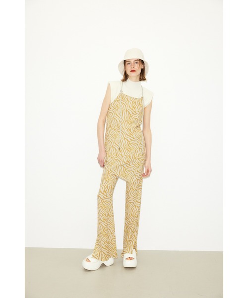 THROW by SLY（スローバイスライ）の「THROW PADDED H/N RIB TOPS パデッド ハイネック リブ トップス ドライタッチ スタンドネック セットアップ可能（Tシャツ/カットソー・レディース・ブラック/ライトブルー/アイボリー・FREE）」の17枚目の写真