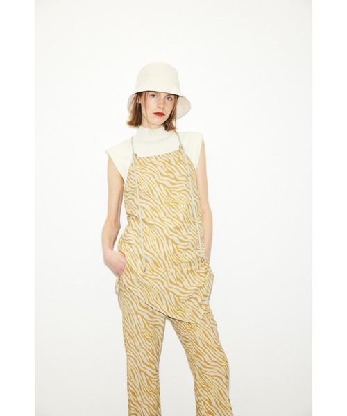THROW by SLY（スローバイスライ）の「THROW PADDED H/N RIB TOPS パデッド ハイネック リブ トップス ドライタッチ スタンドネック セットアップ可能（Tシャツ/カットソー・レディース・ブラック/ライトブルー/アイボリー・FREE）」の19枚目の写真