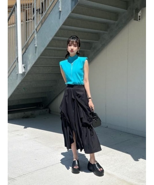 THROW by SLY（スローバイスライ）の「THROW PADDED H/N RIB TOPS パデッド ハイネック リブ トップス ドライタッチ スタンドネック セットアップ可能（Tシャツ/カットソー・レディース・ブラック/ライトブルー/アイボリー・FREE）」の22枚目の写真