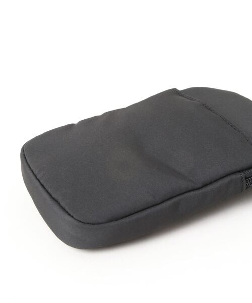 LATINA（ラティーナ）の「マルチWAYスマホショルダーバッグ（ショルダーバッグ・レディース・ブラック/カーキ・FREE）」の4枚目の写真