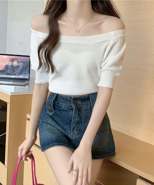 NinaetLina(ニナエリナ)の「オフショルカットソー(Tシャツ/カットソー・レディース・ネイビー/ブラック/ホワイト/グリーン・FREE)」の2枚目の写真