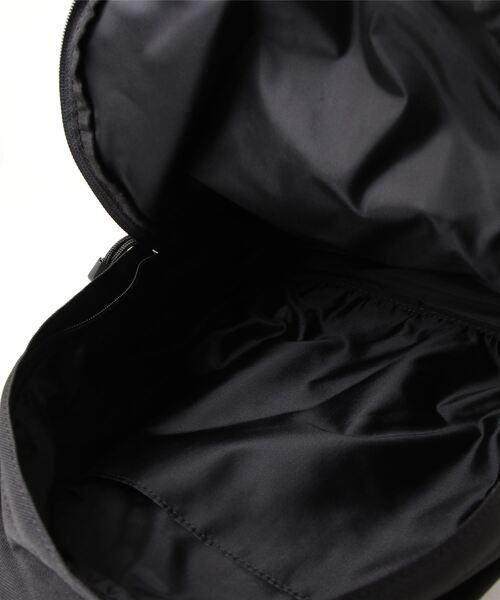 Lee（リー）の「Lee/リー　Big Lワッペン 撥水ポリキッズリュック（バックパック/リュック・キッズ・イエロー/ブラック/ライトグリーン/ピンク/ライトブルー・ONE SIZE）」の7枚目の写真