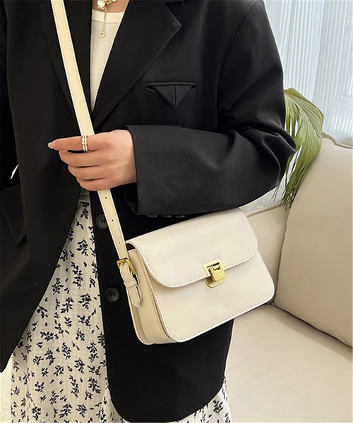 LA VORAGINE(ラ ヴォラジネ)の「2wayスクエアショルダーバッグ メッセンジャーバッグ(メッセンジャーバッグ・レディース・ブラック/ダークブラウン/ホワイト/ブラウン・FREE)」の2枚目の写真