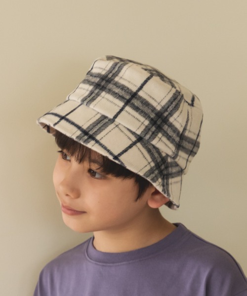 pairmanon(ペアマノン)の「素材いろいろ バケットハット(ハット・キッズ・ホワイト系その他/ライトブルー/ベージュ/アイボリー/ブラウン・FREE)」の3枚目の写真