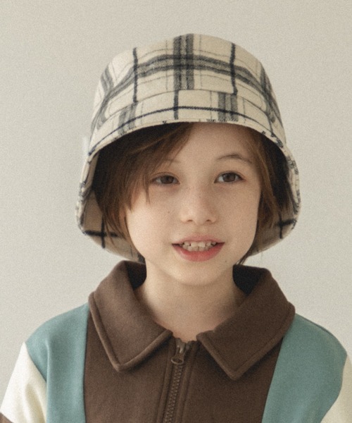 pairmanon(ペアマノン)の「素材いろいろ バケットハット(ハット・キッズ・ホワイト系その他/ライトブルー/ベージュ/アイボリー/ブラウン・FREE)」の14枚目の写真