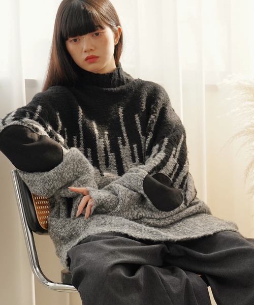 Aphlotus（アプロタス）の「ハイネック エルボーパッチ付き アームウォーマースリーブ グラフィック メランジニット（ニット/セーター・メンズ・グレー系その他/ブラウン系その他・MEDIUM/LARGE）」の2枚目の写真