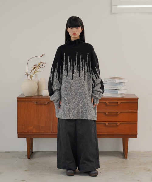 Aphlotus（アプロタス）の「ハイネック エルボーパッチ付き アームウォーマースリーブ グラフィック メランジニット（ニット/セーター・メンズ・グレー系その他/ブラウン系その他・MEDIUM/LARGE）」の13枚目の写真