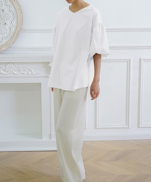 Mayree(メイリー)の「AURORIA/バックリボンVネックパフスリーブブラウス(シャツ/ブラウス・レディース・ピンク/ホワイト/ブラック/グレー/ライトベージュ・FREE)」の2枚目の写真