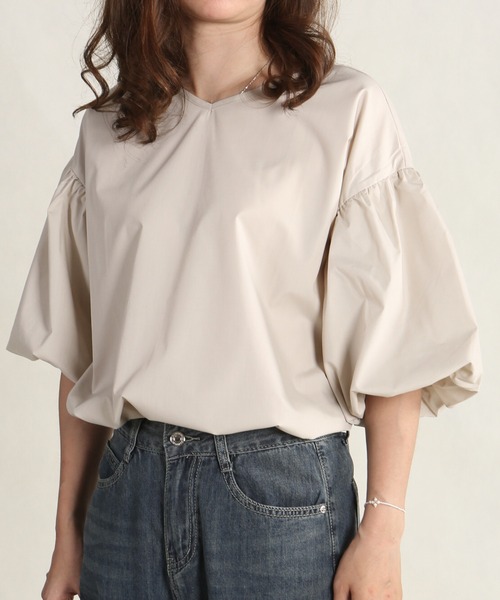 Mayree(メイリー)の「AURORIA/バックリボンVネックパフスリーブブラウス(シャツ/ブラウス・レディース・ピンク/ホワイト/ブラック/グレー/ライトベージュ・FREE)」の4枚目の写真