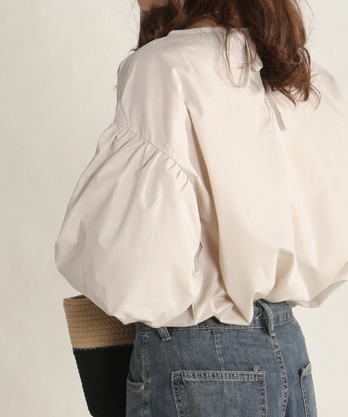 Mayree(メイリー)の「AURORIA/バックリボンVネックパフスリーブブラウス(シャツ/ブラウス・レディース・ピンク/ホワイト/ブラック/グレー/ライトベージュ・FREE)」の9枚目の写真