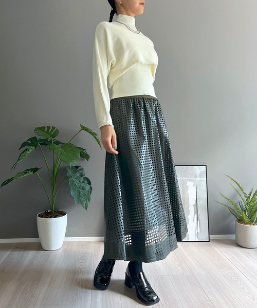 Jewelobe(ジュエローブ)の「ショートボレロ×ハイネックノースリニット アンサンブル(ニット/セーター・レディース・アイボリー/ブラック/カーキ・FREE)」の22枚目の写真