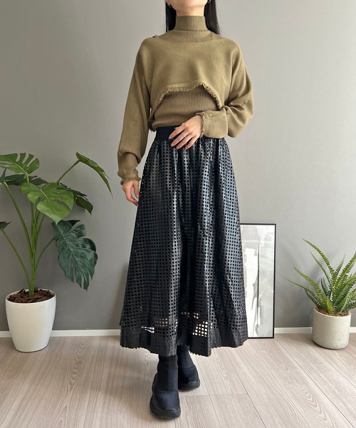Jewelobe(ジュエローブ)の「ショートボレロ×ハイネックノースリニット アンサンブル(ニット/セーター・レディース・アイボリー/ブラック/カーキ・FREE)」の4枚目の写真