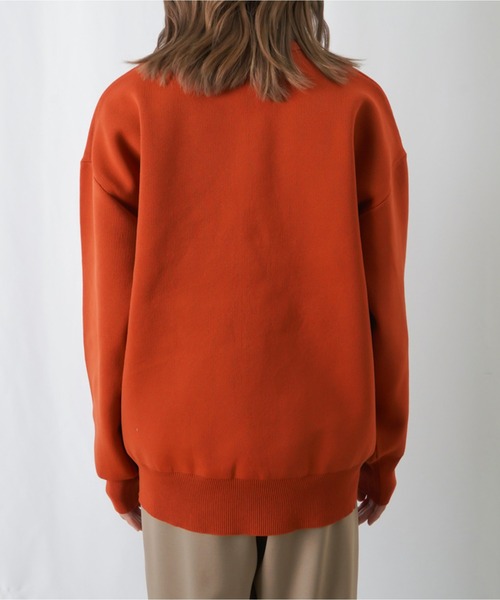 LUCA/LADY LUCK LUCA（ルカ/レディラックルカ）の「LC/LLL ロゴニットオーバーサイズプルオーバー / ボリューム袖カレッジロゴビックスウェット（ニット/セーター・レディース・オレンジ/オフホワイト/チャコールグレー・FREE）」の14枚目の写真