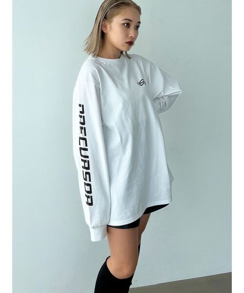 EMODA（エモダ）の「フロントロゴオーバーTシャツ（Tシャツ/カットソー・レディース・ホワイト/パープル/ブラック・FREE）」の5枚目の写真