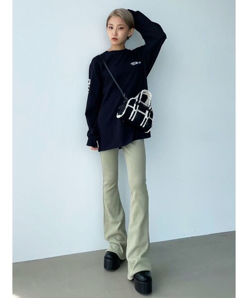 EMODA（エモダ）の「フロントロゴオーバーTシャツ（Tシャツ/カットソー・レディース・ホワイト/パープル/ブラック・FREE）」の18枚目の写真