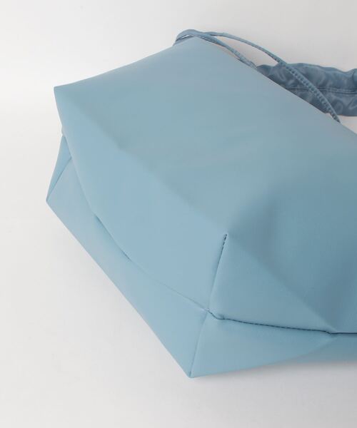 AT CREATION(アットクリエイション)の「EM:ファセリア 軽量 ギャザーショルダーバッグ(ショルダーバッグ・レディース・アイボリー/サックスブルー/ブラック/ベージュ・FREE)」の5枚目の写真